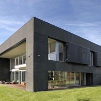 Zombie-Proof Safe House By KWK Promes Zombie-Proof Safe House By KWK Promes