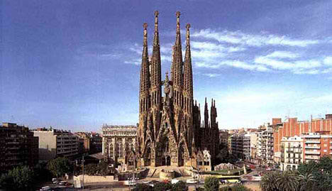 sagrada familia spain barcelona antonio gaudi